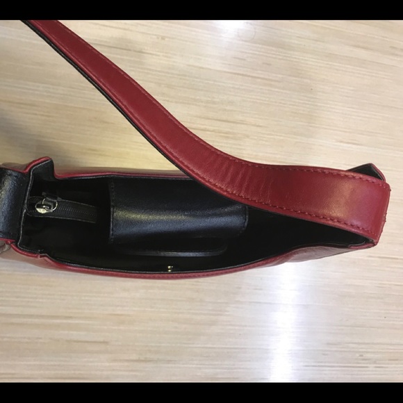 Red-Maroon  Kenneth Cole handbag - Picture 7 of 8